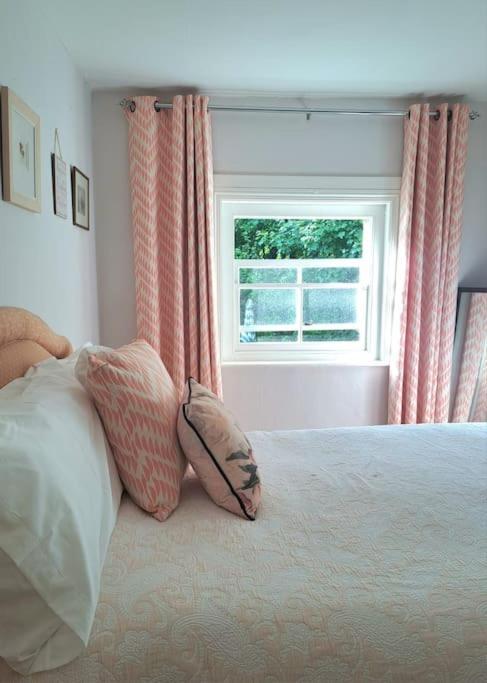 Landford'S Cottage, Your Retreat! Ngoại thất bức ảnh